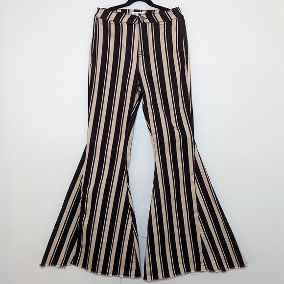 Shyanne Women's Striped High Rise Super Flare Jeans - Picture 2 of 6